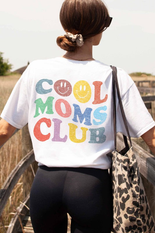 COOL MOMS CLUB GRAPHIC TEE